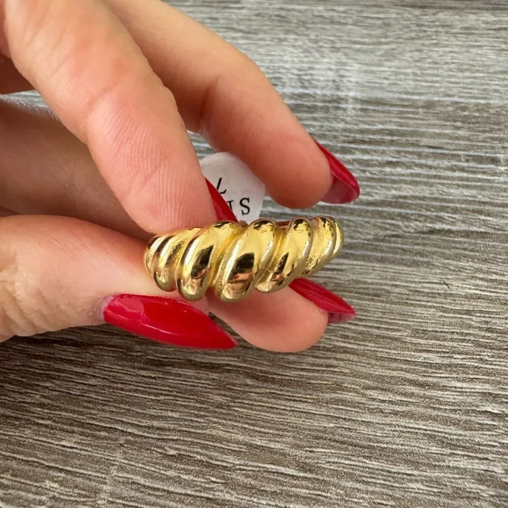 Vintage style twisted ring N627